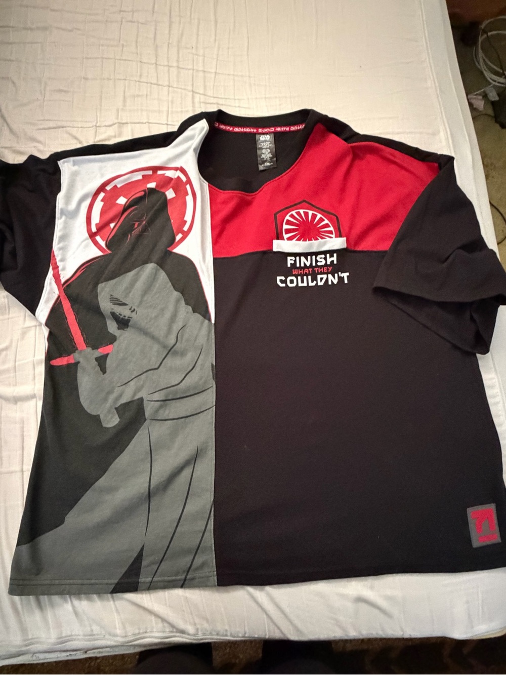 Star Wars Black and Red Men’s Short Sleeve Graphic Tee